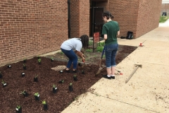 2017_Herculaneum_High_School_planting_02